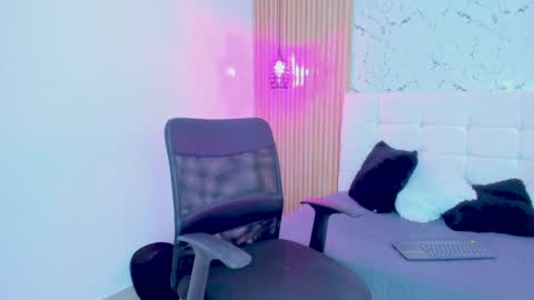 Gabriela Evans MS online show from 01/31/25, 02:04