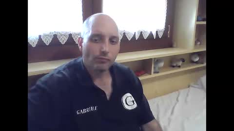 Gabriele online show from 10/15/25, 02:50