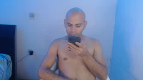 Snapshot of gabrielle_ramirez chatting on 12/11/24, 01:05 Gabriel online show from 12/11/24, 01:05