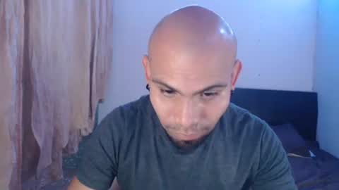 Snapshot of gabrielle_ramirez chatting on 03/01/25, 10:53 Gabriel online show from 03/01/25, 10:53