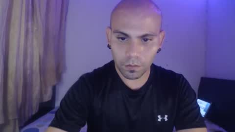 Snapshot of gabrielle_ramirez chatting on 11/15/25, 09:43 Gabriel online show from 11/15/25, 09:43