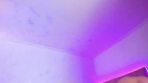   online show from 11/06/25, 06:42