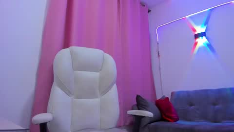 gaby online show from 10/06/25, 01:52