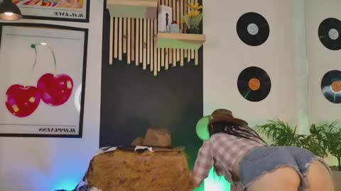 Gaby  online show from 12/21/25, 12:18