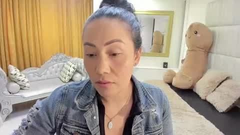 gabriela online show from 02/10/26, 05:06