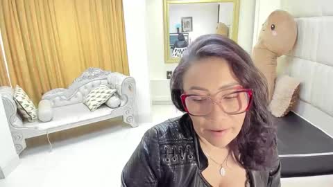 Snapshot of gaby_trent chatting on 05/13/26, 06:27 gabriela online show from 05/13/26, 06:27