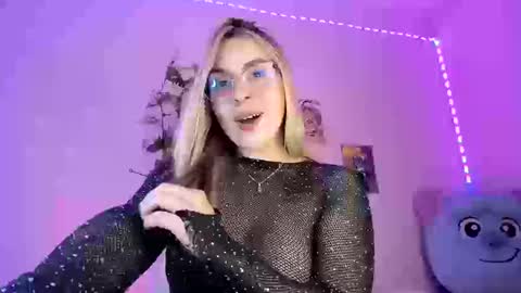 GABRIELA online show from 09/17/25, 12:01