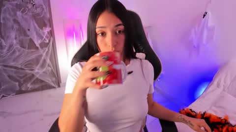 Gabriela online show from 10/28/25, 04:53