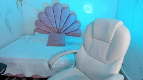 Gaby Owens  online show from 04/15/26, 10:43