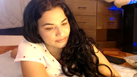 Snapshot of gabysot chatting on 02/10/25, 03:21 gabysot online show from 02/10/25, 03:21