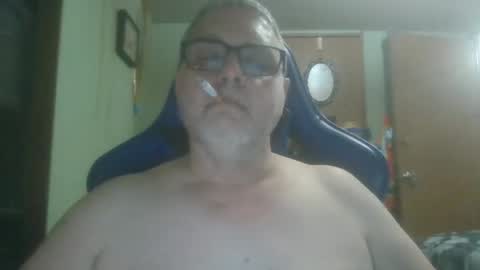 Snapshot of gadude45 chatting on 10/23/25, 12:10 gadude45 online show from 10/23/25, 12:10
