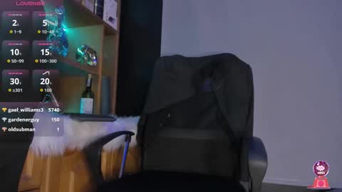 gael_williams3 online show from 10/31/25, 11:17