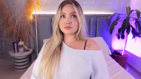 Gaia Baker  online show from 03/12/26, 04:35