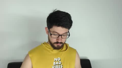 Snapshot of galit_g chatting on 11/05/25, 09:59 Gari online show from 11/05/25, 09:59