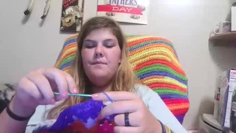 Snapshot of gamer202324 chatting on 09/15/25, 12:10 gamer202324 online show from 09/15/25, 12:10