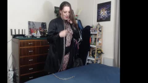 HOT  online show from 10/25/25, 10:34