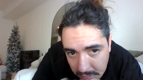 Snapshot of gangdrewski chatting on 12/22/25, 09:34 gangdrewski online show from 12/22/25, 09:34