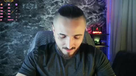 Snapshot of garbel09 chatting on 02/19/25, 05:38 Chris  Dont forget to gift me thumb up Its very important to me and makes me happy AF  online show from 02/19/25, 05:38