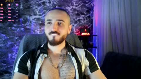 Snapshot of garbel09 chatting on 03/01/25, 05:52 Chris  Dont forget to gift me thumb up Its very important to me and makes me happy AF  online show from 03/01/25, 05:52