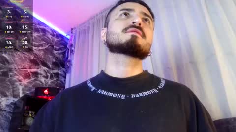 Snapshot of garbel09 chatting on 10/03/25, 07:38 Chris  Dont forget to gift me thumb up Its very important to me and makes me happy AF  online show from 10/03/25, 07:38