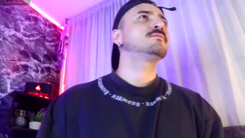 Snapshot of garbel09 chatting on 10/22/25, 06:46 Chris  Dont forget to gift me thumb up Its very important to me and makes me happy AF  online show from 10/22/25, 06:46