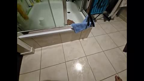 Snapshot of garbis11 chatting on 10/15/25, 02:50 garbis11 online show from 10/15/25, 02:50