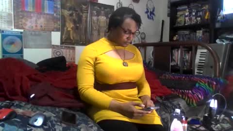 Gardenia online show from 11/12/25, 02:23