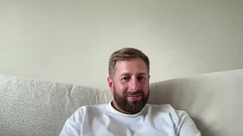 Snapshot of garycooke1983 chatting on 07/01/26, 01:56 garycooke1983 online show from 07/01/26, 01:56