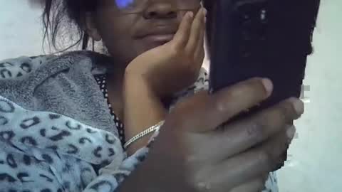 gasielah online show from 04/12/26, 08:08