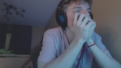 Snapshot of gasturfahe chatting on 01/09/25, 10:09 gasturfahe online show from 01/09/25, 10:09