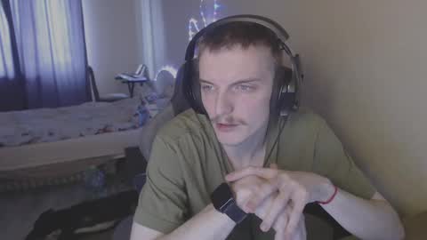 Snapshot of gasturfahe chatting on 02/25/25, 12:45 gasturfahe online show from 02/25/25, 12:45