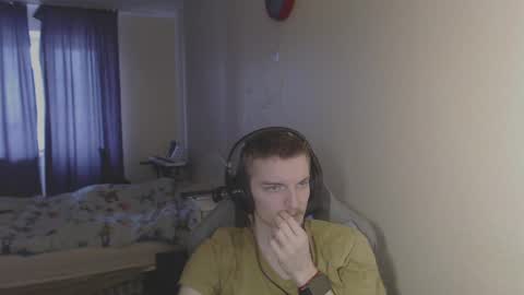 Snapshot of gasturfahe chatting on 03/01/25, 11:06 gasturfahe online show from 03/01/25, 11:06