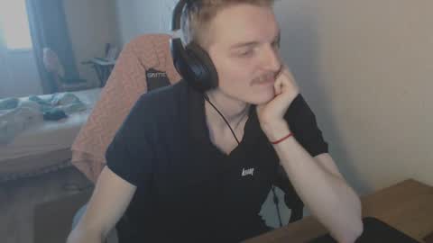 Snapshot of gasturfahe chatting on 03/04/25, 09:40 gasturfahe online show from 03/04/25, 09:40