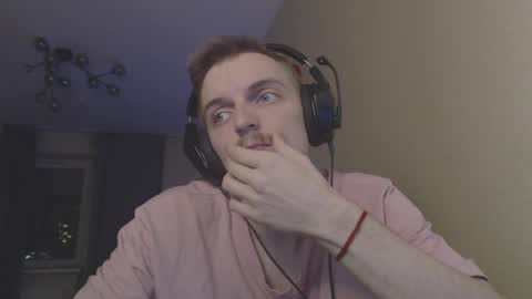 Snapshot of gasturfahe chatting on 03/04/25, 07:43 gasturfahe online show from 03/04/25, 07:43