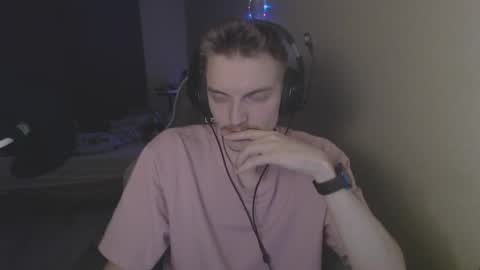 Snapshot of gasturfahe chatting on 03/09/25, 10:52 gasturfahe online show from 03/09/25, 10:52