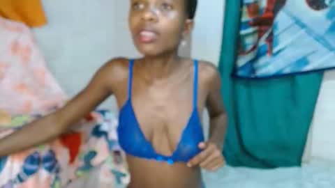 estrella online show from 09/23/25, 05:32