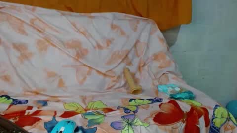 estrella online show from 10/03/25, 04:53