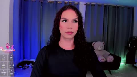 Snapshot of gatitavenecis1 chatting on 06/07/26, 11:03 Vnecis Marn online show from 06/07/26, 11:03