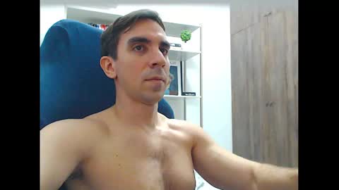 gatosarado23 online show from 10/27/25, 05:33