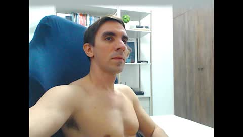 gatosarado23 online show from 12/18/25, 01:55