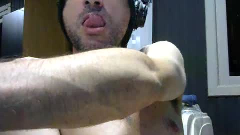 Snapshot of gauchors21 chatting on 02/15/25, 03:20 gauchors21 online show from 02/15/25, 03:20