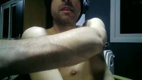 Snapshot of gauchors21 chatting on 09/19/25, 03:19 gauchors21 online show from 09/19/25, 03:19