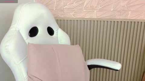 gaviluc_ online show from 11/26/25, 10:38