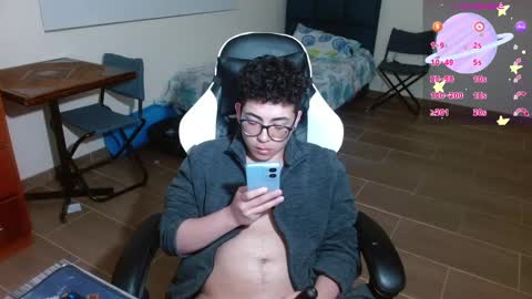 Snapshot of gay_in_purple chatting on 12/08/24, 11:08 Matt male pronouns please online show from 12/08/24, 11:08