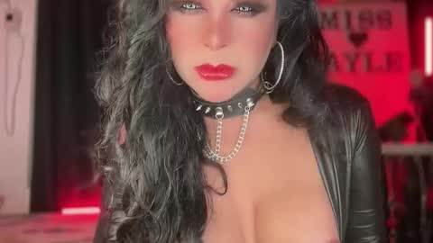 Snapshot of gaylecious chatting on 11/04/25, 02:27 gayle online show from 11/04/25, 02:27