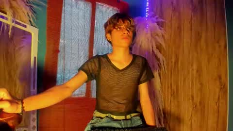 HAN online show from 12/19/25, 01:07