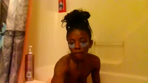 Snapshot of gbabii13 chatting on 11/27/25, 04:25 gbabii13 online show from 11/27/25, 04:25