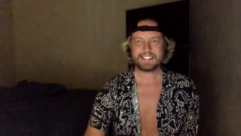 gcsurfer81 online show from 02/21/25, 08:40