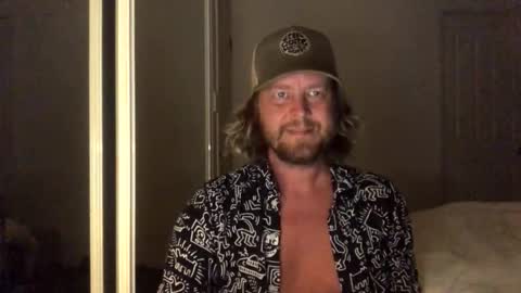 gcsurfer81 online show from 10/22/25, 08:47