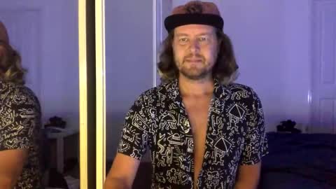 gcsurfer81 online show from 03/17/26, 08:17